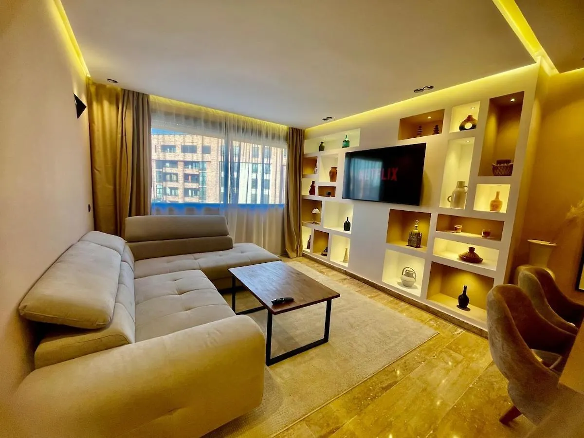 Elegant Gueliz Hideaway - Chic Suite With Balcony Marrakesh Apartamento